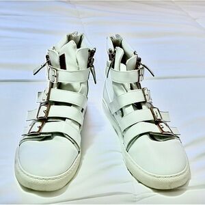Stylish White & Gold High-Top Men’s Sneakers